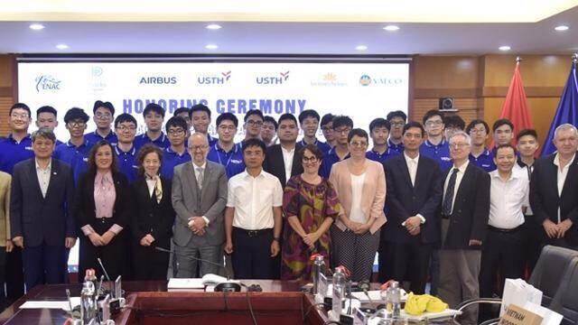 Airbus hợp tác phát triển nhân lực ngành hàng không vũ trụ Việt Nam