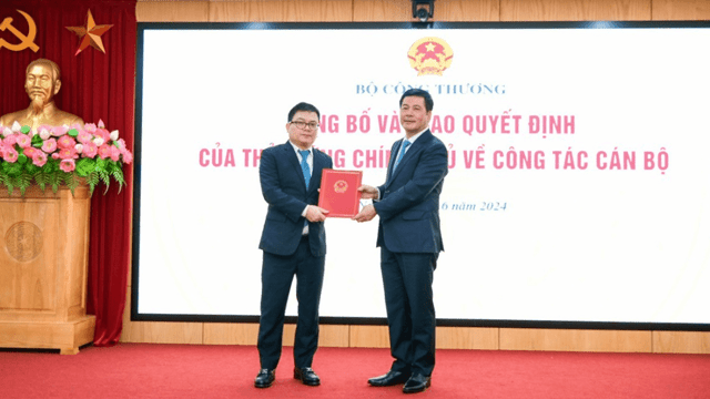 Bổ nhiệm ông Trương Thanh Hoài giữ chức Thứ trưởng Bộ Công Thương Bổ nhiệm ông Trương Thanh Hoài giữ chức Thứ trưởng Bộ Công Thương