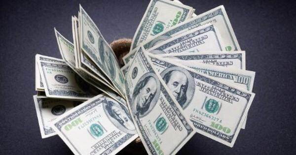 Đồng USD trong và ngoài nước diễn biến trái chiều