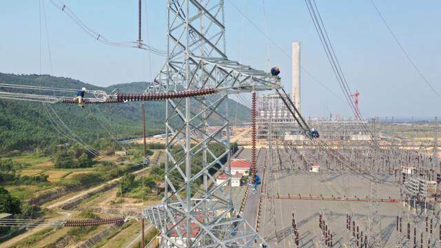 Huy động nguồn lực địa phương hỗ trợ thi công đường dây 500 kV mạch 3 Huy động nguồn lực địa phương hỗ trợ thi công đường dây 500 kV mạch 3