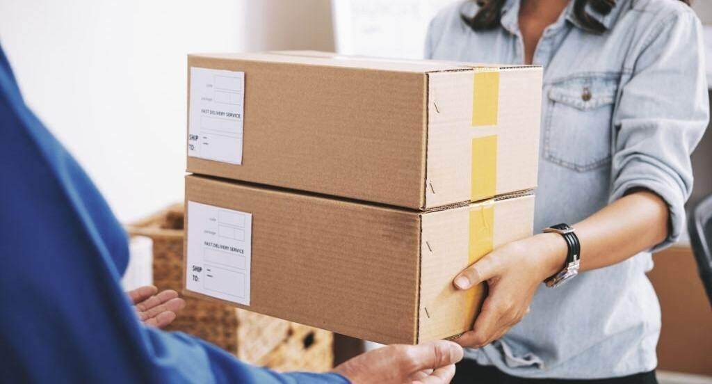 Làm bưu chính chui, Fly Express bị phạt 15 triệu đồng