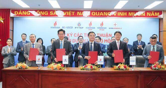 Petrovietnam ký các thỏa thuận triển khai chuỗi dự án khí điện Lô B-Ô Môn