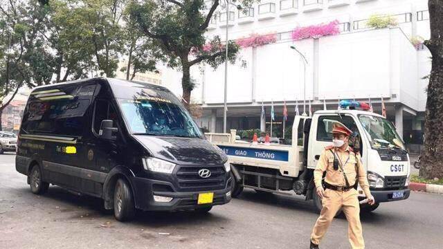 Trăn trở quản lý xe hợp đồng, tránh tình trạng “không quản được thì cấm”