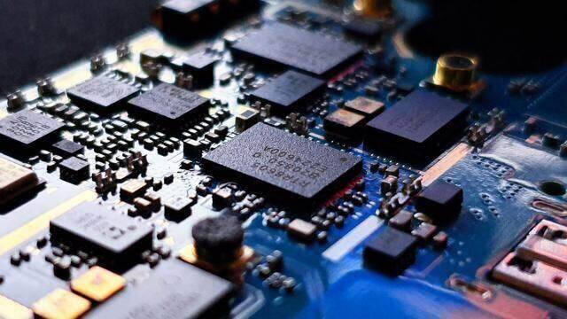 Trung Quốc hiểu “giá trị của chất bán dẫn không chỉ là khối silicon”