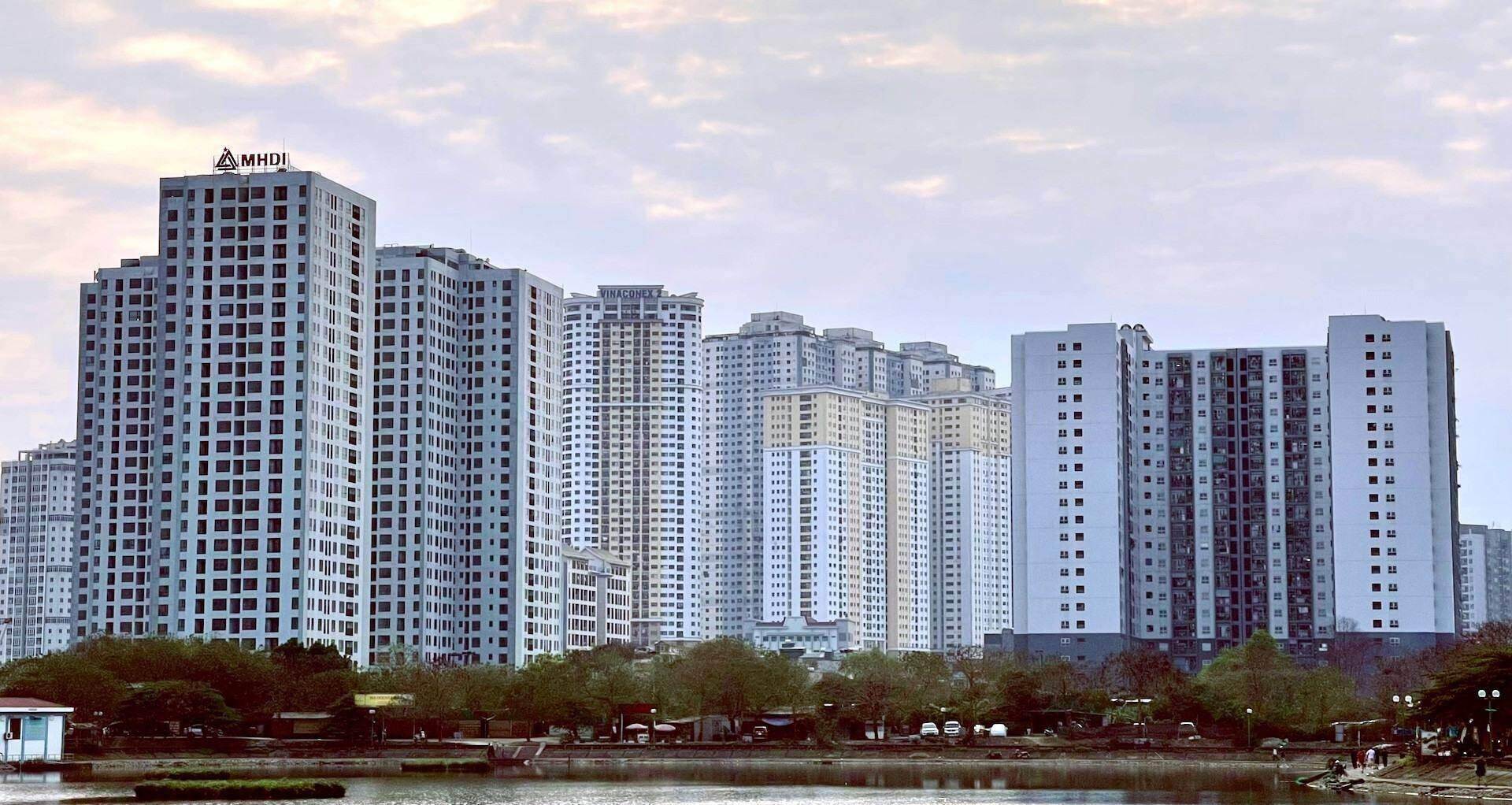 Giá căn hộ chung cư Hà Nội có diễn biến mới; nhà giá rẻ sắp đổ bộ Thủ đô
