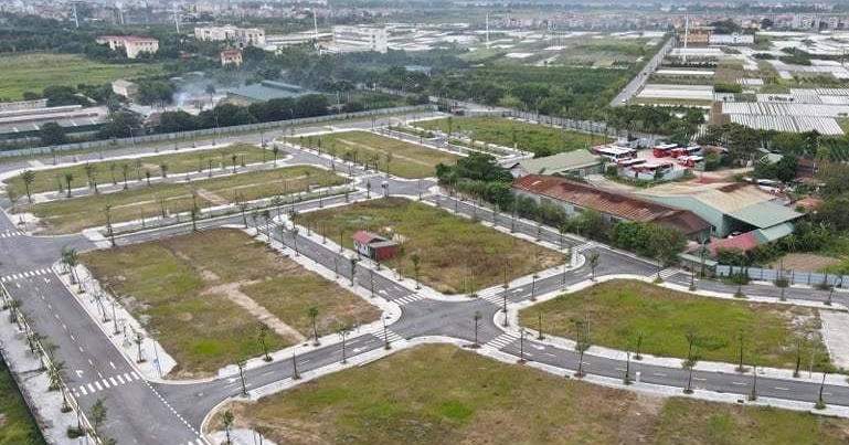 8 trường hợp không được sang tên sổ đỏ; hồi sinh tháp ‘trơ xương’ trên đất vàng