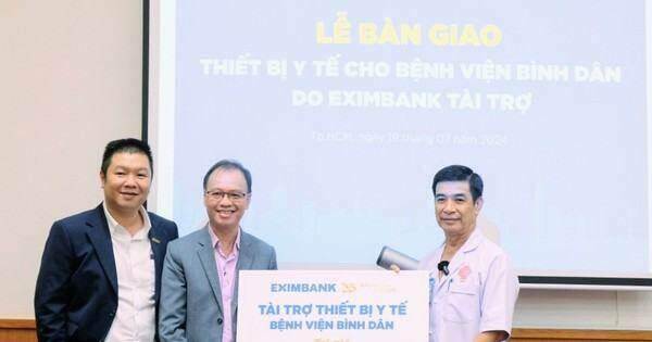 Eximbank trao tặng thiết bị y tế trị giá 400 triệu đồng cho Bệnh viện Bình Dân Eximbank trao tặng thiết bị y tế trị giá 400 triệu đồng cho Bệnh viện Bình Dân