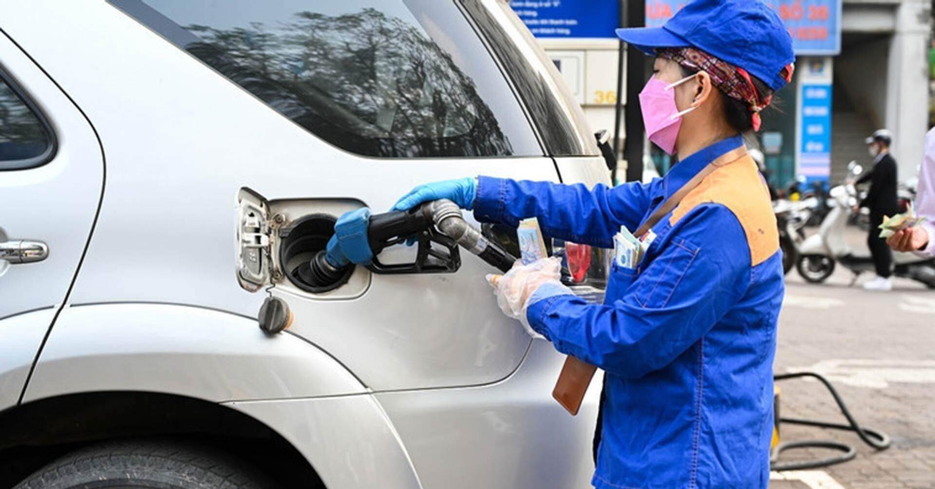 Giá xăng trong nước ngày mai có thể giảm lần thứ 2 liên tiếp Giá xăng trong nước ngày mai có thể giảm lần thứ 2 liên tiếp