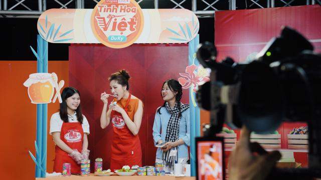 Hơn 6.500 đơn hàng đặc sản Việt bán ra chỉ trong 2 tiếng livestream