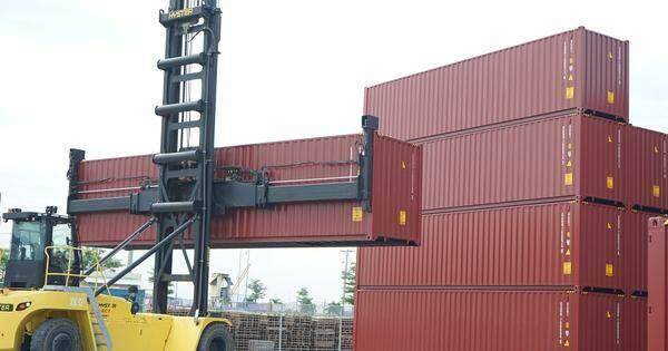 ‘Ông lớn’ cho thuê container thế giới nhận lô hàng đầu tiên từ Hòa Phát