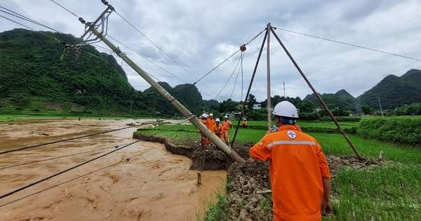 Sau mưa lũ, hơn 15.000 khách hàng ở Sơn La đã được cấp điện trở lại Sau mưa lũ, hơn 15.000 khách hàng ở Sơn La đã được cấp điện trở lại