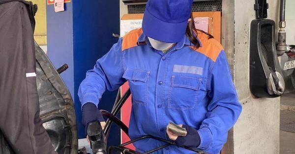 Thế giới tiếp tục tăng mạnh, trong nước giảm lần 3 liên tiếp