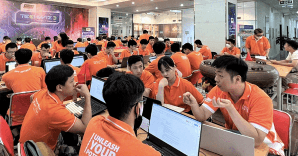 Việc làm và mức lương ngành công nghệ thông tin năm 2024 hấp dẫn ra sao?