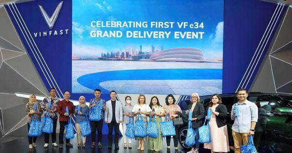 VinFast bàn giao lô SUV điện VF e34 đầu tiên tại Indonesia