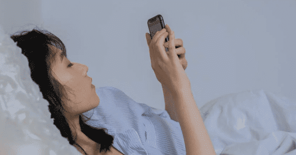 Xem điện thoại ban đêm tăng nguy cơ mắc đái tháo đường