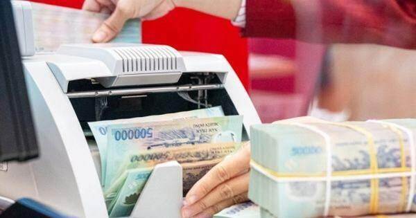 Cuộc đua tăng lãi suất ngày càng ”nóng”, người dân gửi tiền vào đâu để có lãi trên 6%/năm?