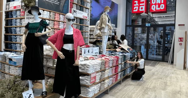 Lao thẳng vào chiến trường thời trang lâu đời bậc nhất, đánh bại Zara, H&M bằng mác ‘công ty Nhật Bản’