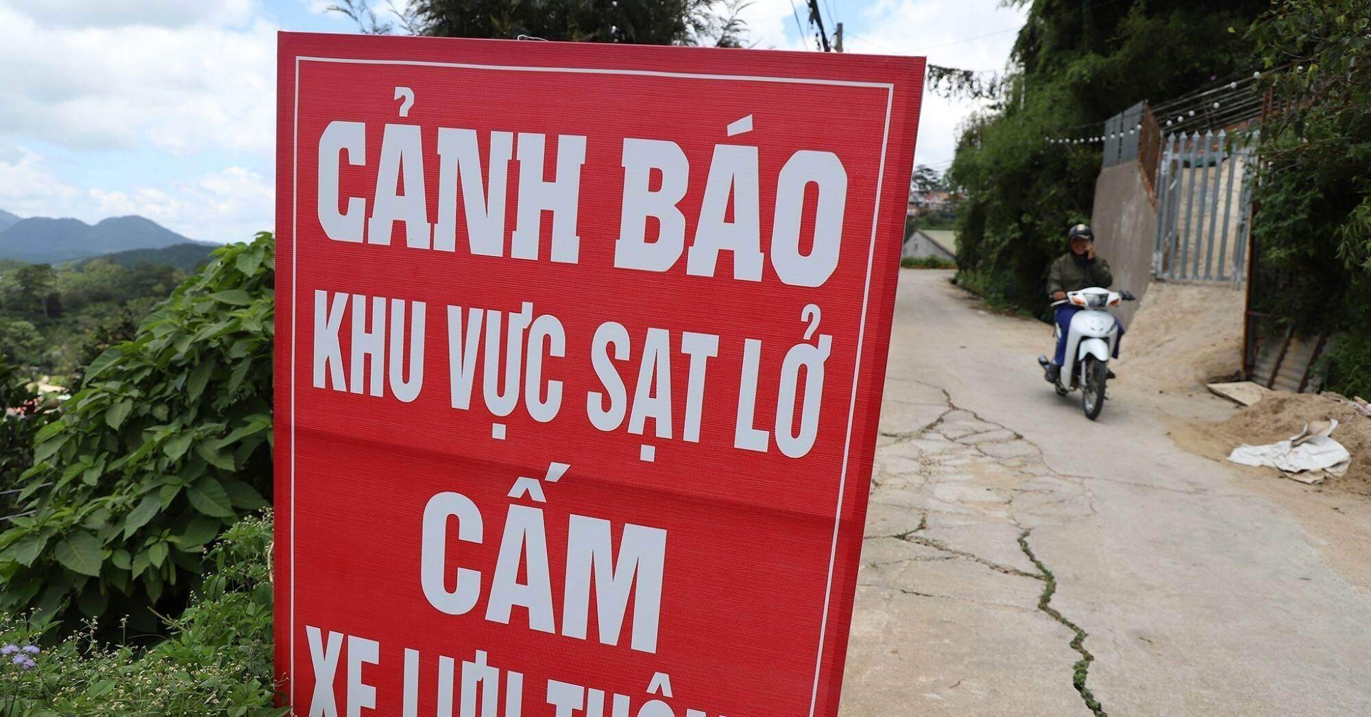 Đà Lạt cảnh báo hơn 60 công trình có nguy cơ sạt trượt Đà Lạt cảnh báo hơn 60 công trình có nguy cơ sạt trượt