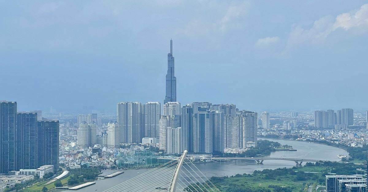 Giá căn hộ cao cấp và đất nền ở TPHCM tăng gấp đôi