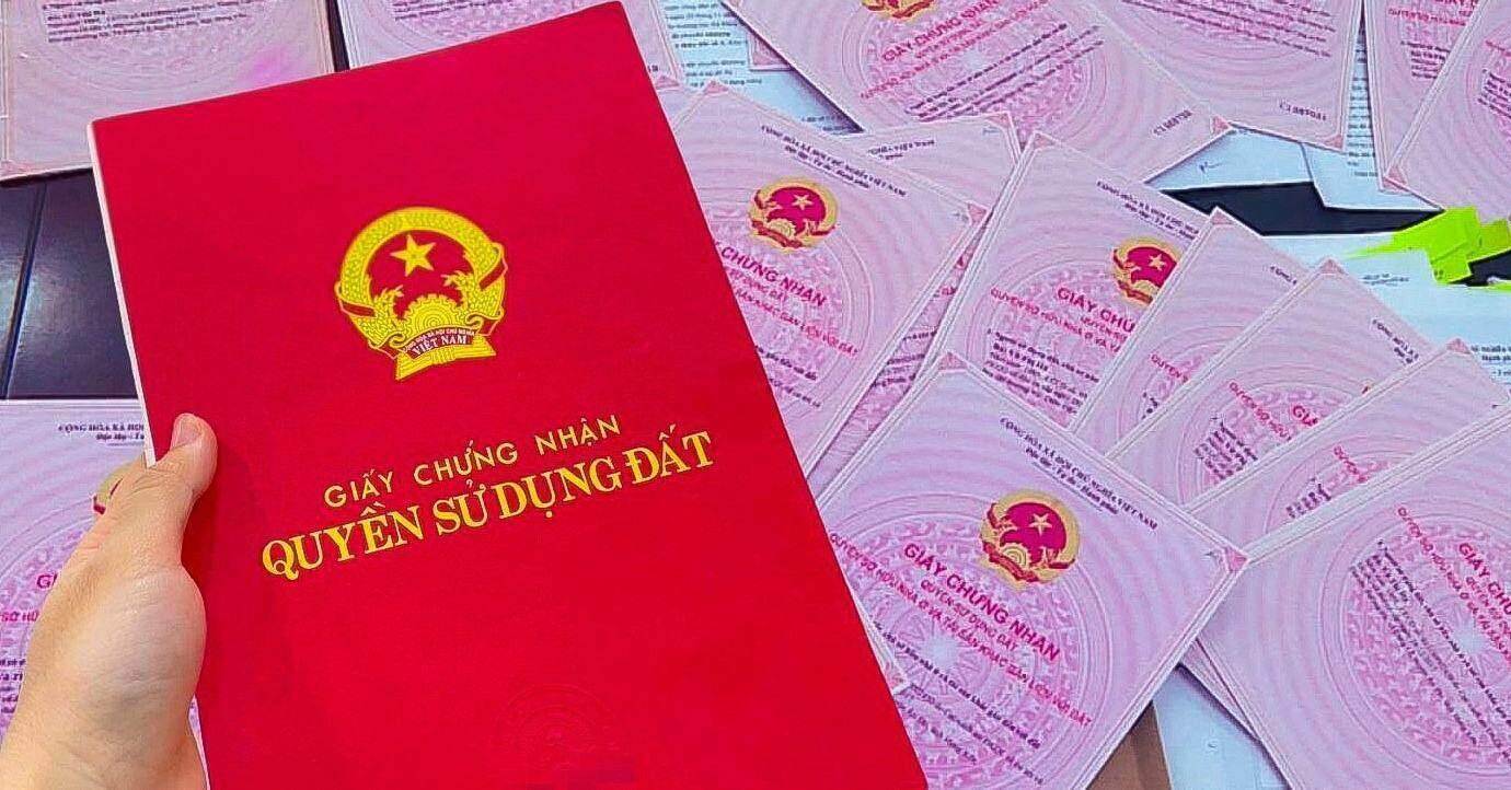 Không làm sổ đỏ trước 2026 người dân có thể phải đóng thêm nhiều tiền Không làm sổ đỏ trước 2026 người dân có thể phải đóng thêm nhiều tiền