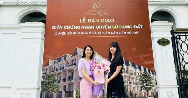 Kita Captial bàn giao sổ đỏ cho khách hàng