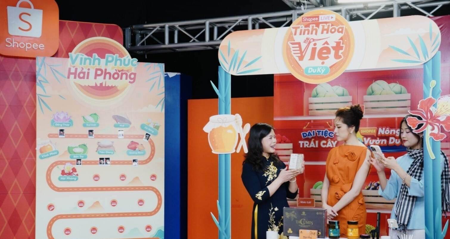 Bí quyết triệu view của chuỗi livestream đặc sản Tinh Hoa Việt Du Ký 