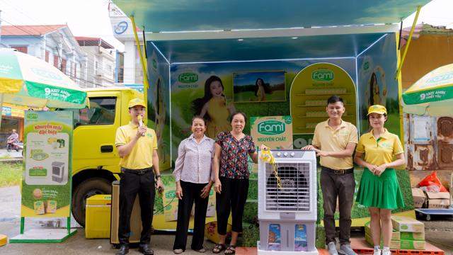 “Chuyến xe ngon khỏe trăm phần” Fami ghé thăm miền Bắc, mang đạm tốt chứa 9 axit amin đến người tiêu dùng