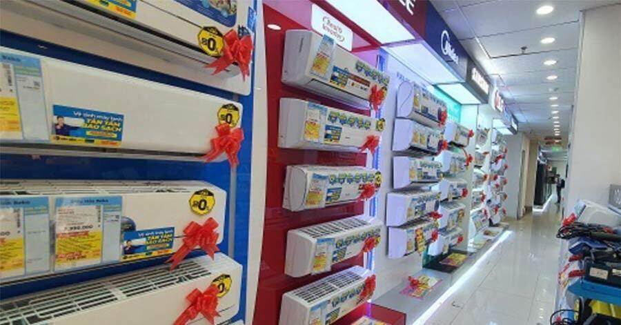 Điều hòa giảm giá còn 3,9 triệu đồng, điện thoại ‘cục gạch’ 4G bán chạy