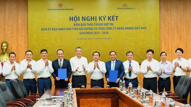 Hải Dương và Vietnam Airlines hợp tác về đầu tư, thương mại, du lịch, hàng không