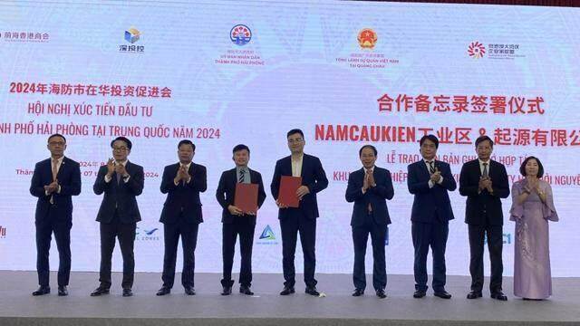 Hải Phòng trao giấy chứng nhận đầu tư cho các doanh nghiệp Trung Quốc