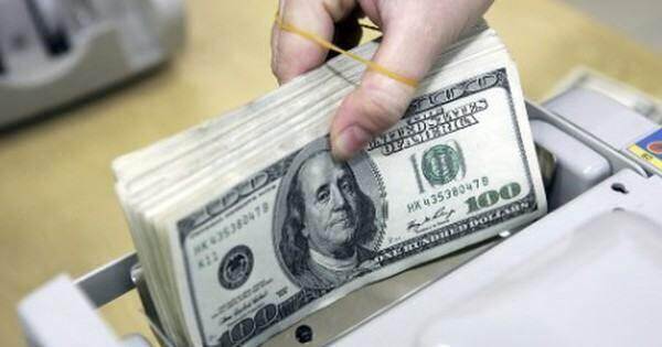Kinh tế thế giới chậm lại, đồng USD lao dốc