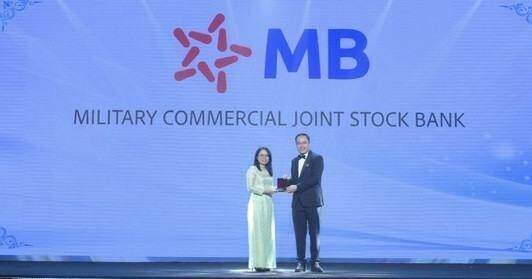 MB nhận giải thưởng ‘Doanh nghiệp có môi trường làm việc bền vững’