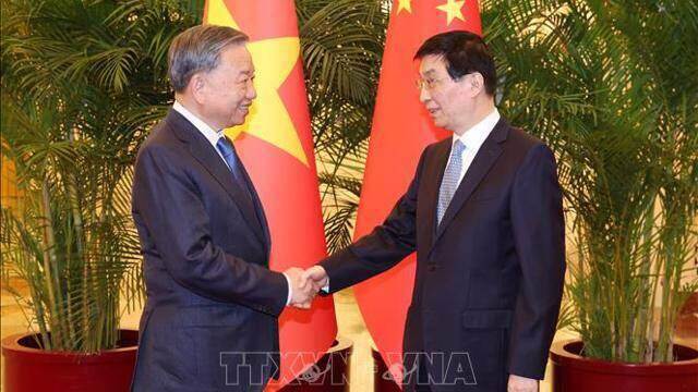 Thúc đẩy kết nối chiến lược “vành đai con đường” với “hai hành lang, một vành đai”