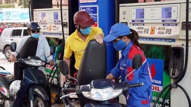 Tiếp tục giảm giá, xăng RON95-III lùi về mốc hơn 21.000 đồng/lít Tiếp tục giảm giá, xăng RON95-III lùi về mốc hơn 21.000 đồng/lít