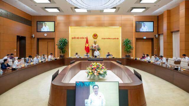 Ủy ban Thường vụ Quốc hội sẽ chất vấn các tư lệnh ngành nông nghiệp, công thương, nội vụ, thanh tra, tòa án