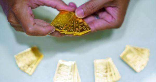 Vì sao Công ty SJC tạm ngưng mua vàng miếng loại một chữ?