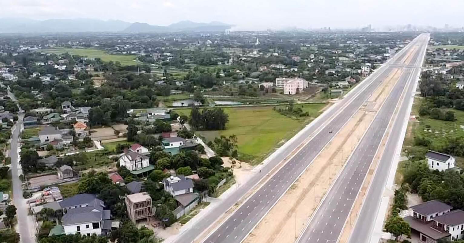 Đại lộ Vinh – Cửa Lò sắp thông xe, giá đất tăng gấp 6-8 lần lúc khởi công rồi hạ