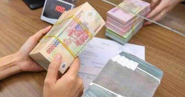Techcombank, Vietbank tăng lãi suất tiết kiệm, một ngân hàng bất ngờ giảm đồng loạt