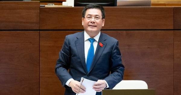 Bộ trưởng Công Thương “than” chủ trương thì “có” mà điều kiện thì “bó” giải quyết sao được?