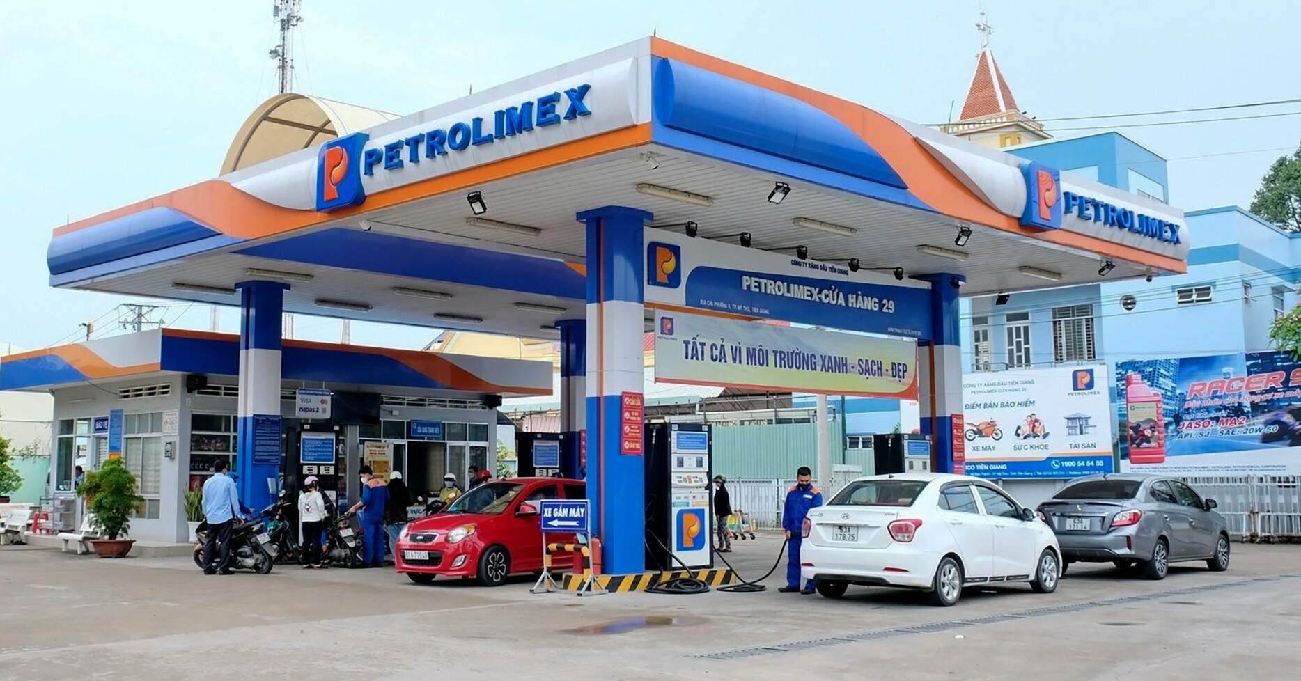 Đại gia xăng dầu tư nhân lao đao, ‘ông lớn’ Petrolimex lãi gấp đôi