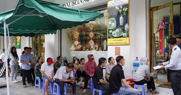 Giá vàng SJC ngân hàng bán tiếp tục giảm sâu, nhà đầu tư “đu đỉnh” thiệt hại gần 15 triệu đồng/lượng
