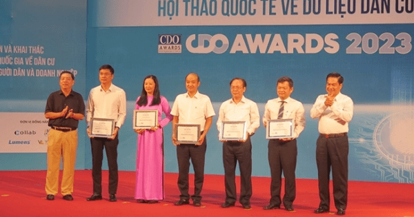 Giám đốc Sở TTTT tỉnh Thái Nguyên được vinh danh Lãnh đạo chuyển số tiêu biểu năm 2023