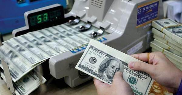 Tỷ giá ngân hàng đồng loạt “rớt” mạnh, mất mốc 25.000 VND/USD
