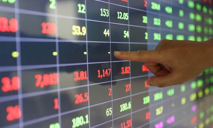 VN-Index declines as Asian shares slip