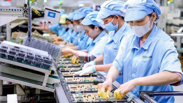 Việt Nam đặt mục tiêu hình thành 300 doanh nghiệp thiết kế, 3 nhà máy chế tạo chip , 20 nhà máy đóng gói bán dẫn