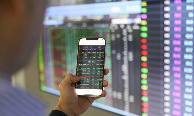 Vietnam’s stocks edge up as Asian shares rise