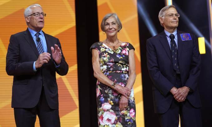 Walmart heirs cross 0B net worth Walmart heirs cross 0B net worth