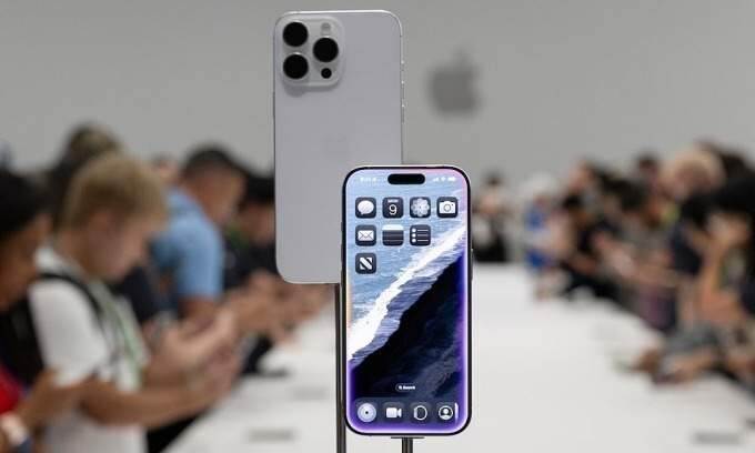 Apple climbs past Huawei to second place in China’s smartphone market