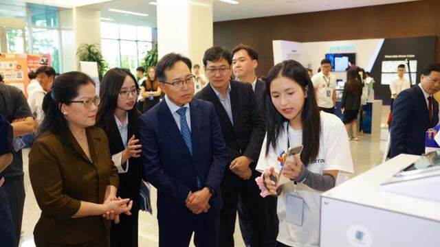 Chắp cánh những dự án vì cộng đồng thông qua Solve For Tomorrow 2024