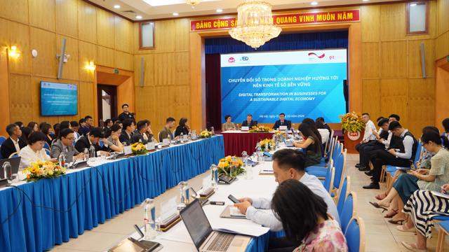 Chuyển đổi số là công cụ quan trọng để đạt được mục tiêu chuyển đổi xanh
